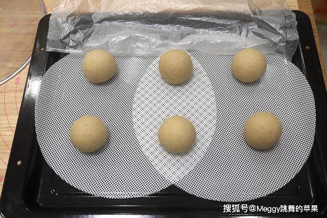 用全麦粉做的兔子馒头萌翻了!一次发酵又暄又软,口感都觉细腻了
