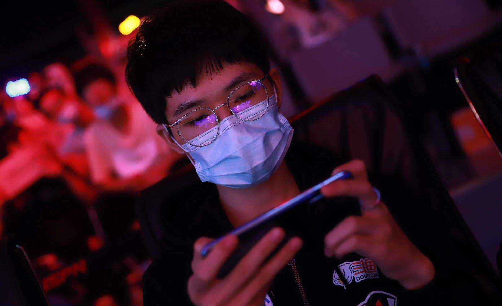 KPL:久诚成最多黑粉中单?水友:认可他的实力,但粉丝太败好感