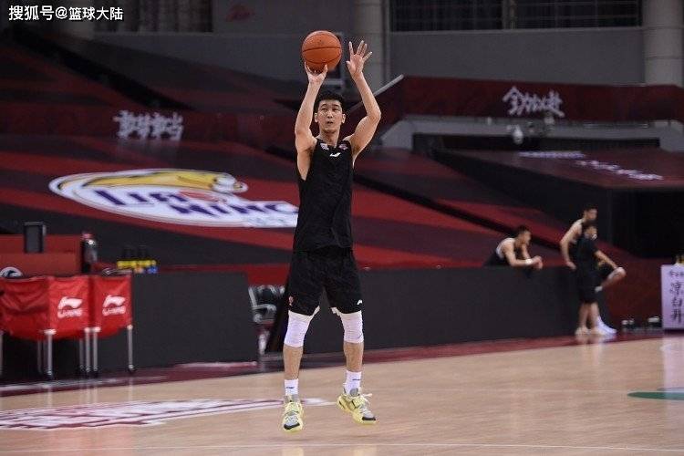 郭艾伦、赵继伟迎来最强帮手!蒋兴权大功告成,杨鸣剑指总冠军