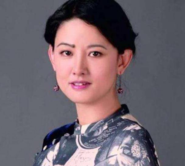 齐白石孙女:凭啥一幅画30万?落款被指心机,搬出爷爷拼画技