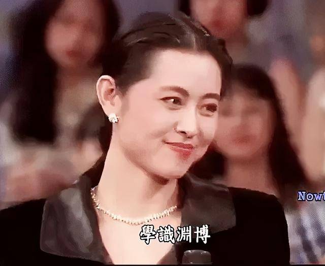 31岁进央视,主持春晚13年,倪萍最当红时离开央视的真相是啥