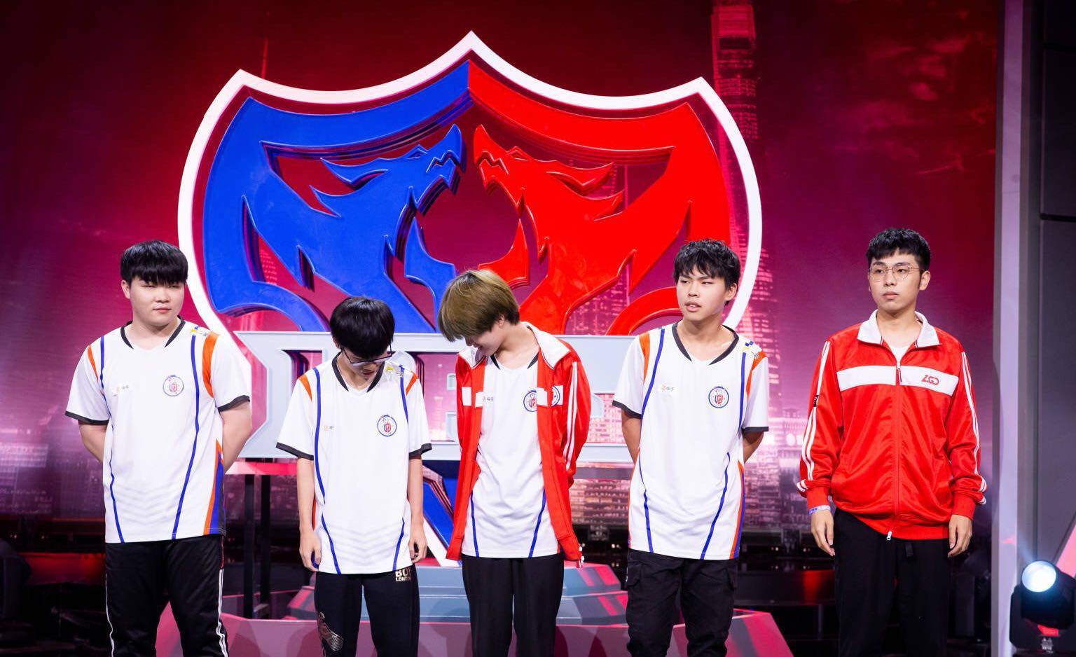KPL:LGD乱套了,十六回归原战队教练组空缺,季后赛无望了?