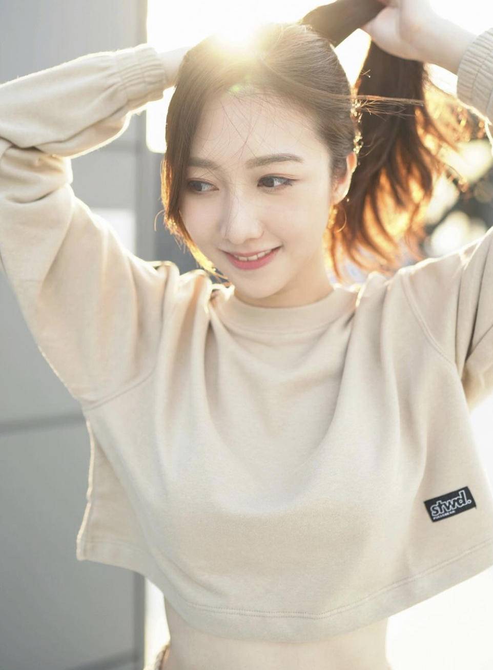 网友评选当下TVB九零后新生代最美女艺人,何依婷最受欢迎