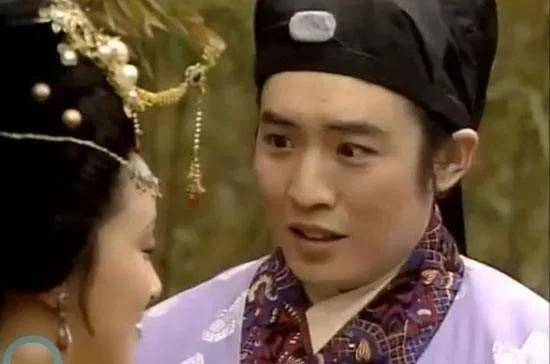 贾府两个小子都想占王熙凤的便宜,为何1人轻易得手,1人一命呜呼