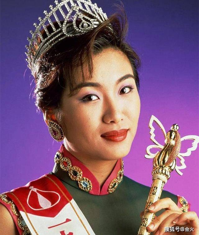 结婚12年假恩爱?港姐诉苦夫妻关系,方中信没玩够产女才给名分
