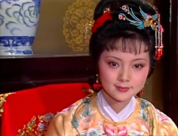 《红楼梦》里,薛宝钗心里最大的压力是什么?