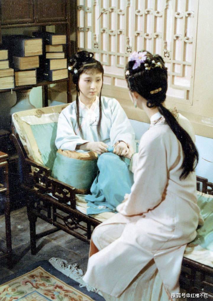 林黛玉为何那么矫情?明明在贾府有吃有喝,还动不动感慨自己命苦