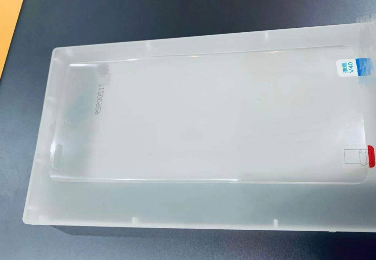 荣耀V40将于1月12日发布:曲面屏+300Hz+66W快充,价格感人!