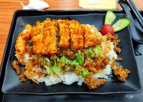 太原开了27年的炸鸡老店,炸鸡皮酥肉嫩,咬一口满嘴留香