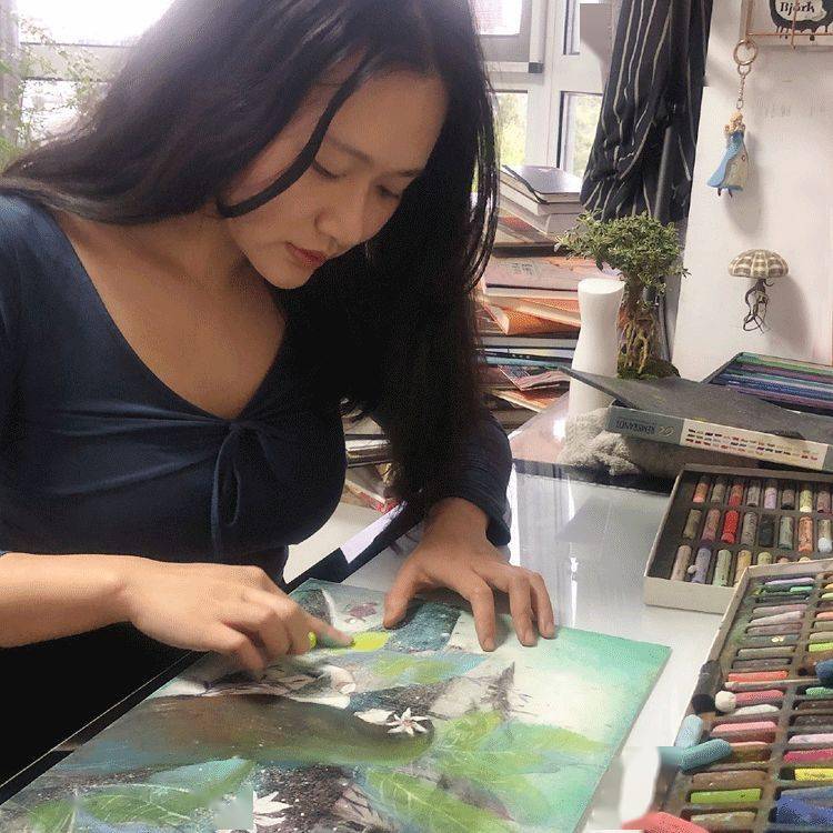 92年中国最美插画师,闭关一年画洛神,一笑倾城