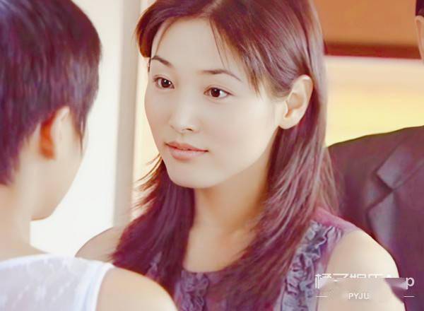 还记得《粉红女郎》里的男人婆吗?她现在长这样