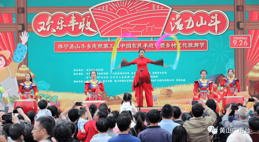 秋风携着落叶寻觅归宿
