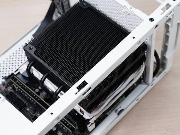 走最简单的路玩黑苹果,新老搭配组 ITX 主机,还能立起来!