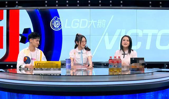 LGD鹅连扳两局,锤子妈死亡旋转上演血条消失术,公孙离想哭