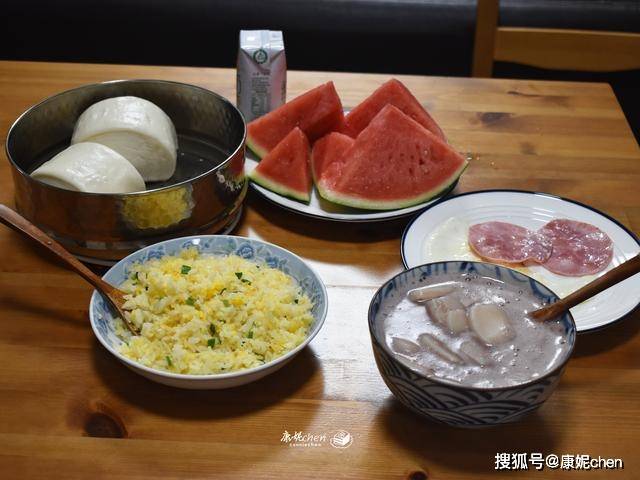 天气热了,我给孩子做这份早餐,丰盛营养种类全,网友:求蹭饭