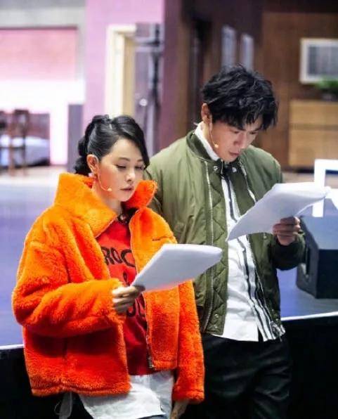 52岁的伊能静凭什么被秦昊宠成老少女,两段婚姻给她留下了什么?