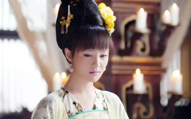 上节目自爆离婚,曾经的“冰雪薇甜”大姐,如今要靠自己翻红了?