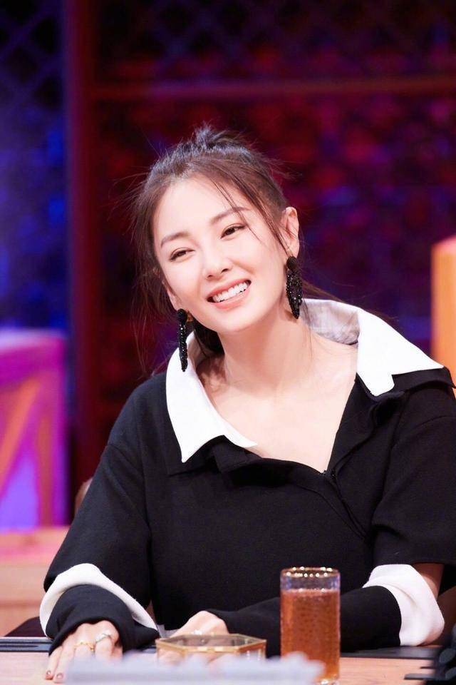 张雨绮直播谈选曲,MV太丑希望用自己,还直言“信啥都不信感情”