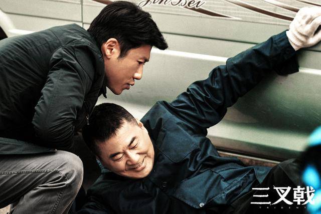 老戏骨主演,烟火气加持,《三叉戟》其实是一个“搅局者”