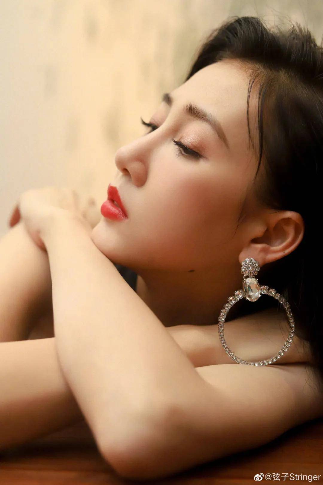 跪着得来的不是爱情,现实里的弦子帮管弦翻身了