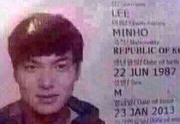 李敏镐33岁生日公司曝光其童年照,与成年后同款笑容力破整容传闻