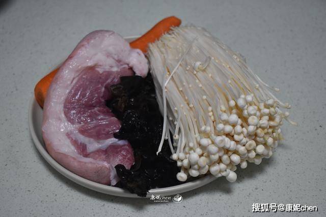 给孩子做这早餐,皮薄馅大香脆美味还营养,比肉包子馅饼简单好吃