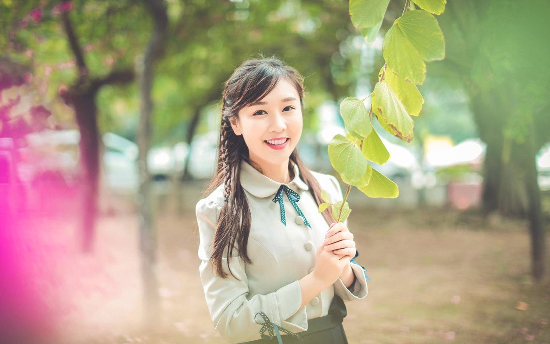 搞笑GIF趣图:发型对一个女人太重要了,不信你看!