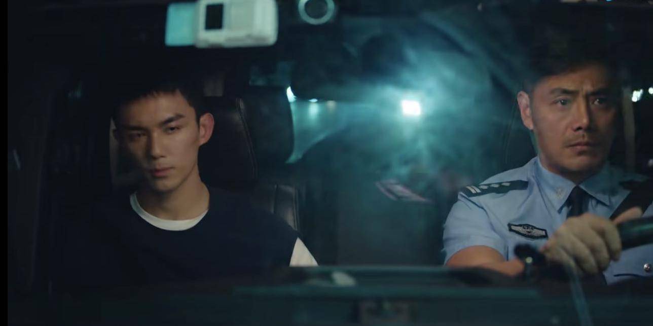 《穿越火线》剧情有点弱,穿越有点扯,鹿晗毫无偶像包袱拼演技