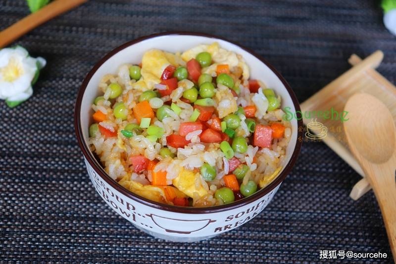 蛋炒饭增加这一步,米饭会在锅中跳舞!粒粒分明,实在太香了!