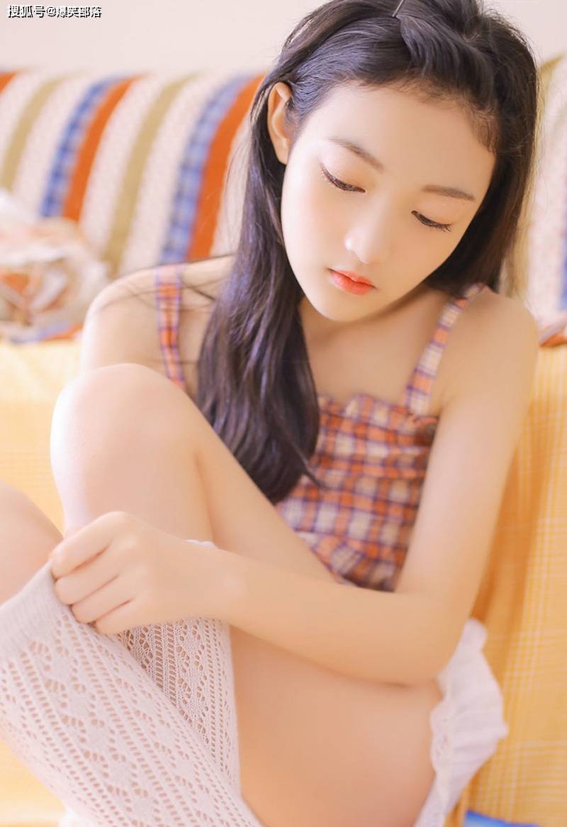 搞笑GIF趣图:无地自容而又无可奈何!宝宝心里苦,但宝宝不说