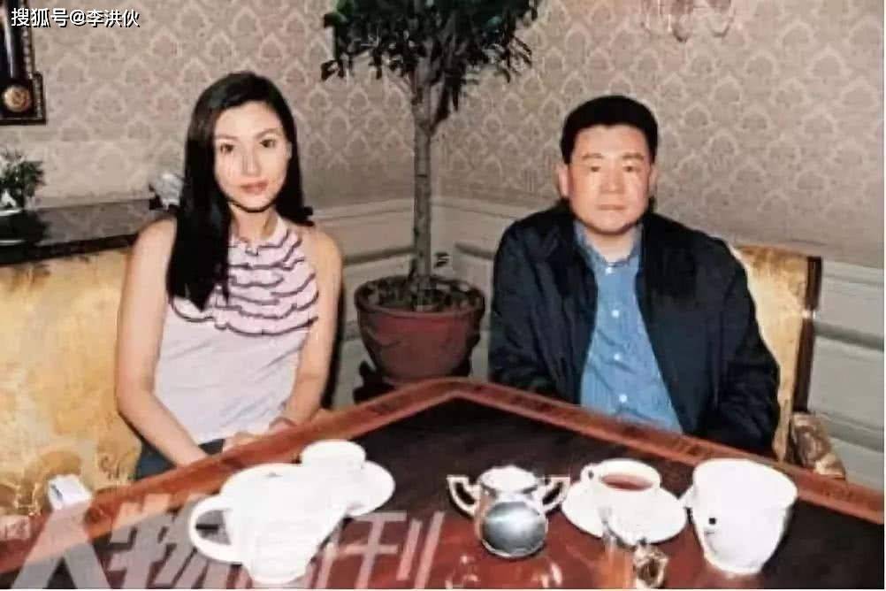 “富豪猎手”李嘉欣,周旋于各大豪门之间,深扒她的情场韵事