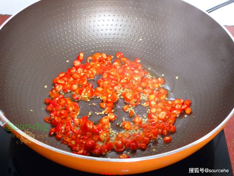 这菜上过舌尖上的中国,南方常有北方很少见,加贝壳肉炒太香了!