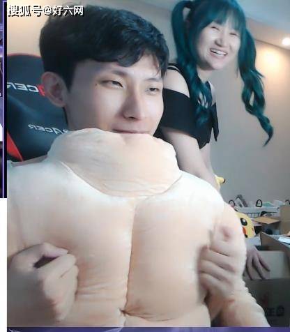 人气主播梦泪的生日直播间,兮兮素颜入镜,不愧是梦嫂,没有架子
