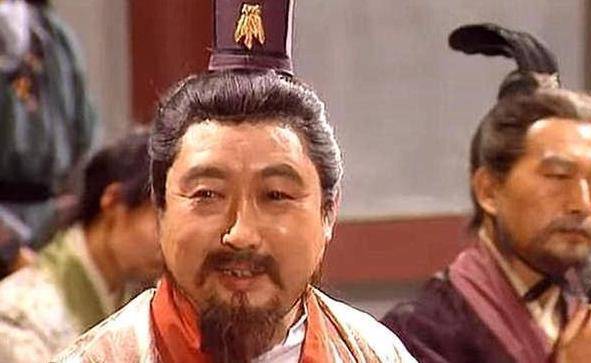 蜀亡后,关羽三族被灭,为何张飞家族无人敢动?其实曹魏有人撑腰