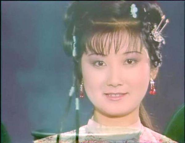 《红楼梦》里,金钏跳井的背后是嫡子庶子相争,金钏成了牺牲品?