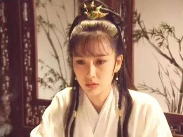 她因《红楼梦》出名,被称为是苦情女主第一人,今50岁依然单身