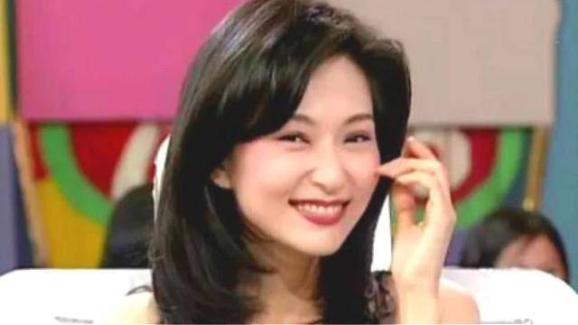 她因《红楼梦》出名,被称为是苦情女主第一人,今50岁依然单身