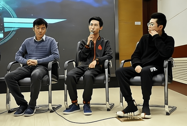 成就与学历无关,梦泪被邀请去复旦演讲,大仙成为教学材料!