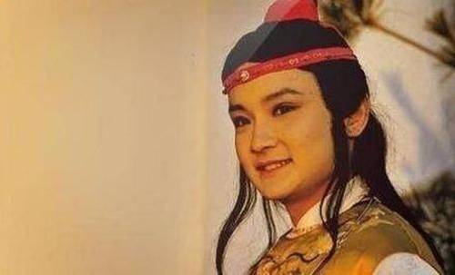 碧痕服侍贾宝玉洗澡,为何花了几个时辰?答案或许和您想得不一样
