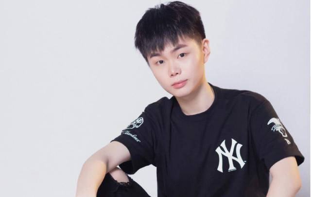 韩信天花板就这?心态撞车寂然未战先怂,选辅助却依然被制裁