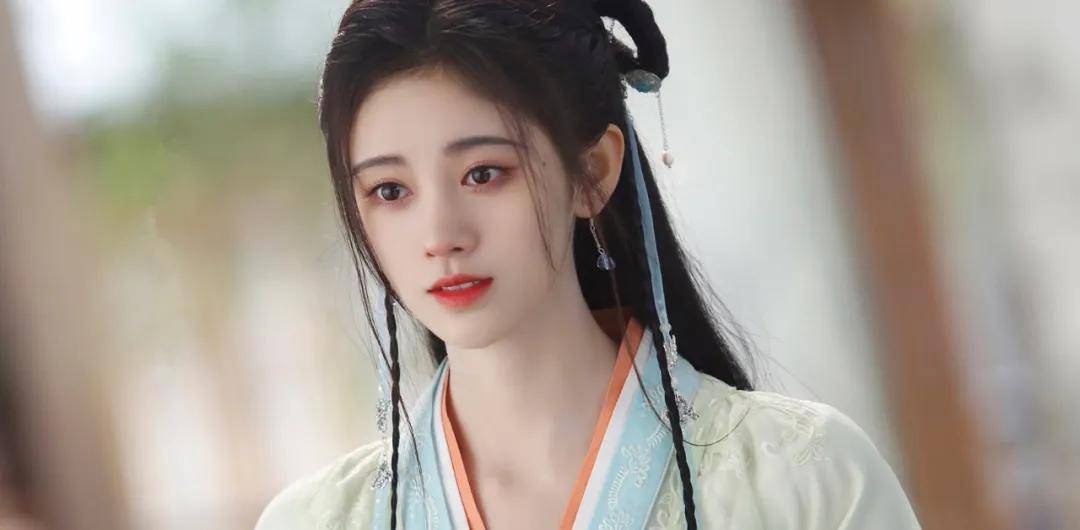四千年美女又带来新剧,刚开播就登顶热度榜第一