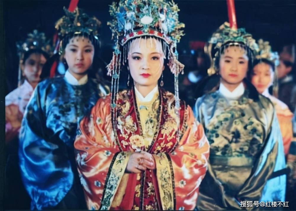 雪夜冻毙于风雪中!薛宝钗的最终结局,才是金陵十二钗中最心酸的