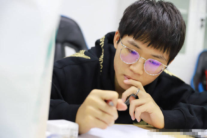 KPL:久诚成最多黑粉中单?水友:认可他的实力,但粉丝太败好感