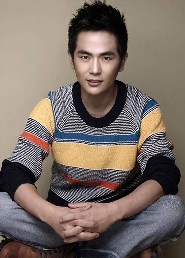 两版甄嬛传,郑晓龙的男3可以编惊鸿舞,陈凯歌的男2成了笑话