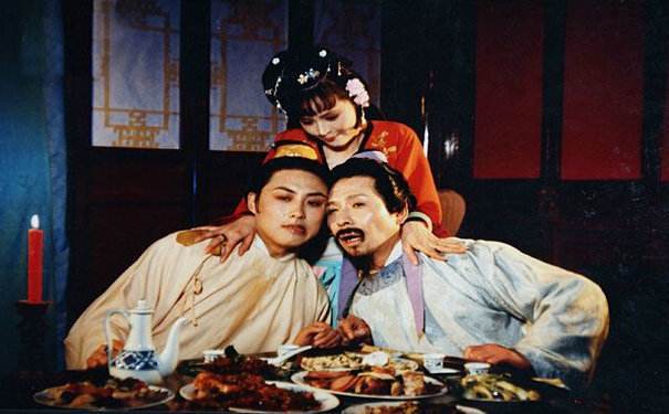 鲍二视妻如母,贾珍却视媳如母,红楼梦里的男人真有意思
