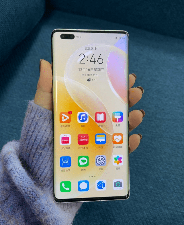 华为nova8真机现身,后置“大眼相机”颜值非凡