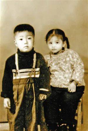 史铁生逝世10周年:在轮椅上度过了38年的他,为什么被称作“时代的巨人”?