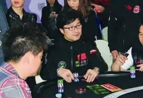 汪峰藏私房钱被章子怡抓包,紧张得语无伦次,家庭地位一目了然