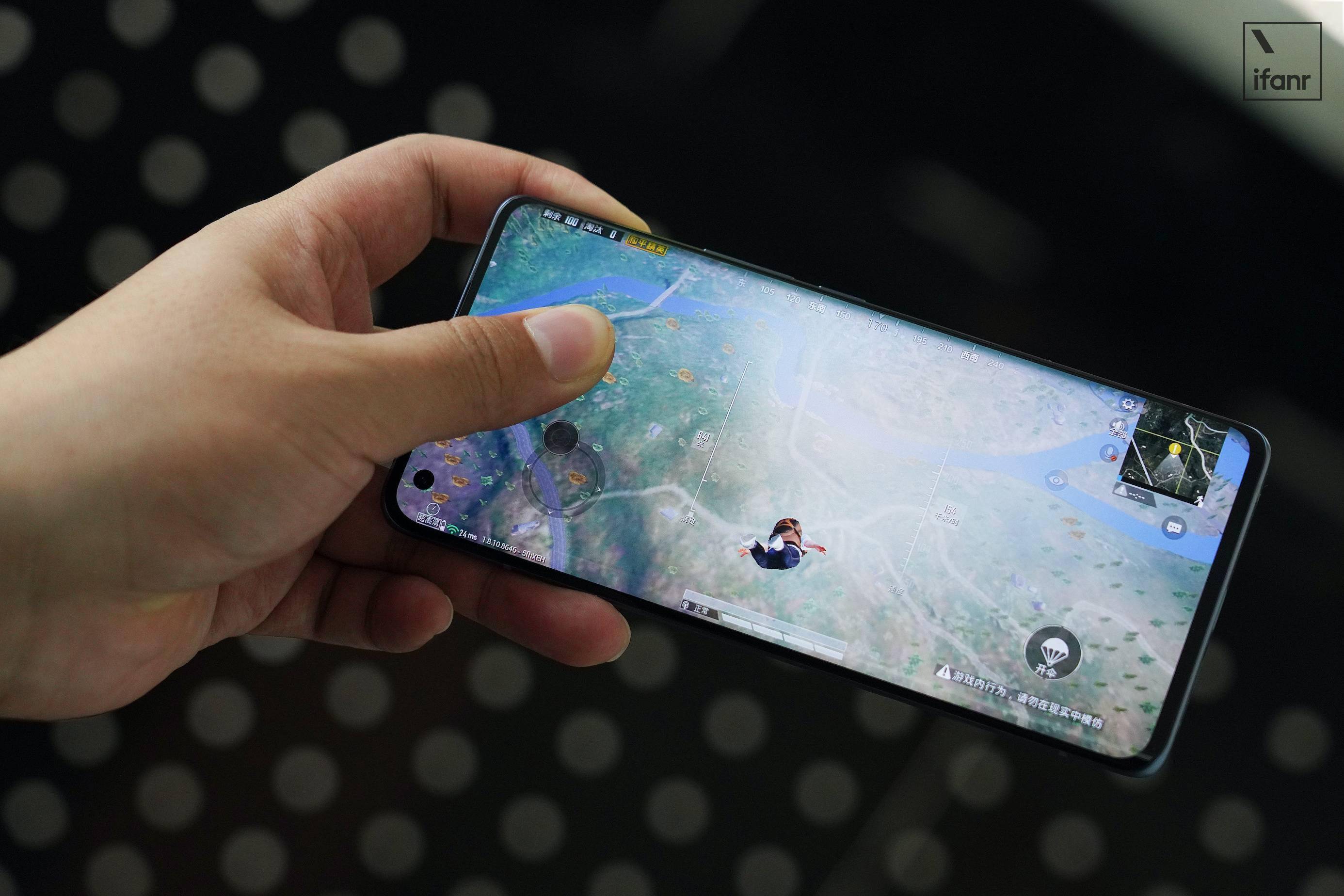 vivo X50 Pro+ 评测:超大杯的 vivo 手机,用上了尺寸最大的三星相机