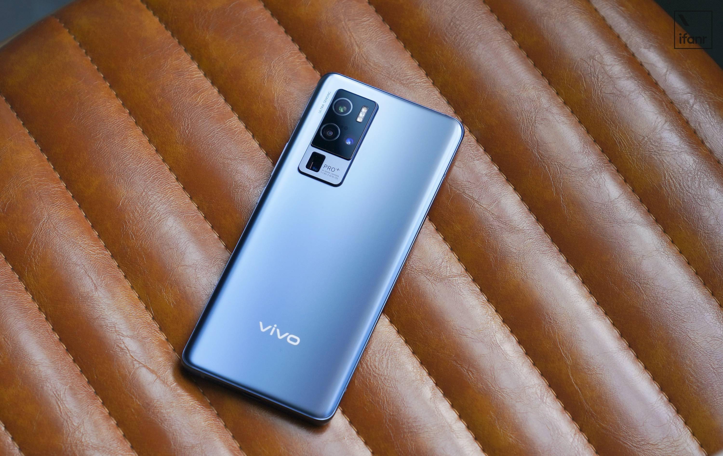 vivo X50 Pro+ 评测:超大杯的 vivo 手机,用上了尺寸最大的三星相机